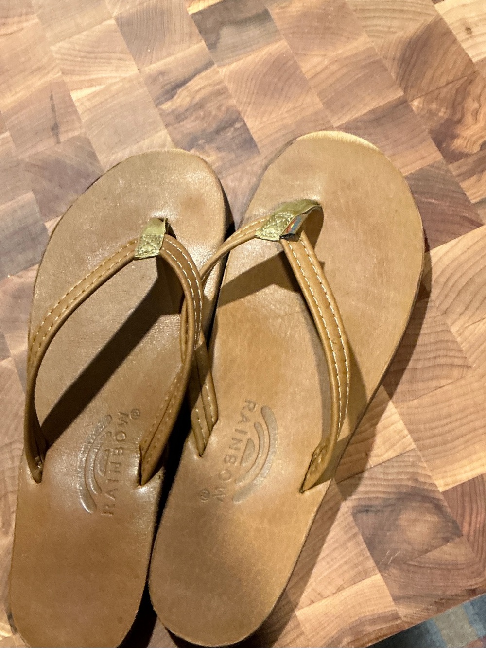 Women’s Tan Leather Flip Flop Sandals - Rainbows CARAMEL BROWN COLOR